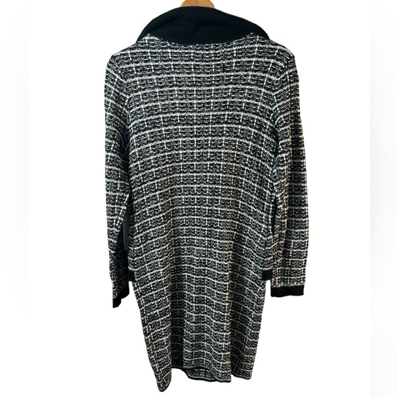 NWT Nicole Miller Sweater Dress Size Medium. Classic black/white - Picture 2 of 9